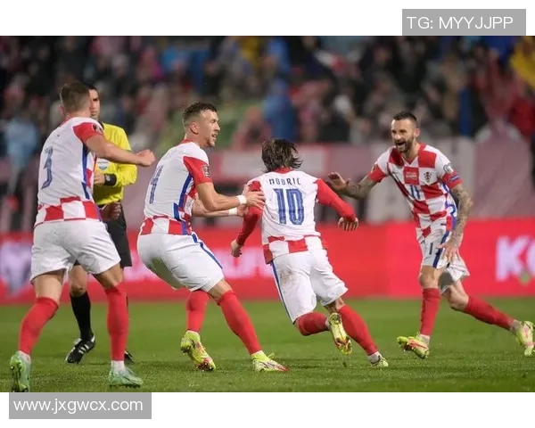 汉堡足球队新星崛起,球场表现震撼德国足坛未来可期 汉堡足球队新星崛起,球场表现震撼德国足坛未来可期